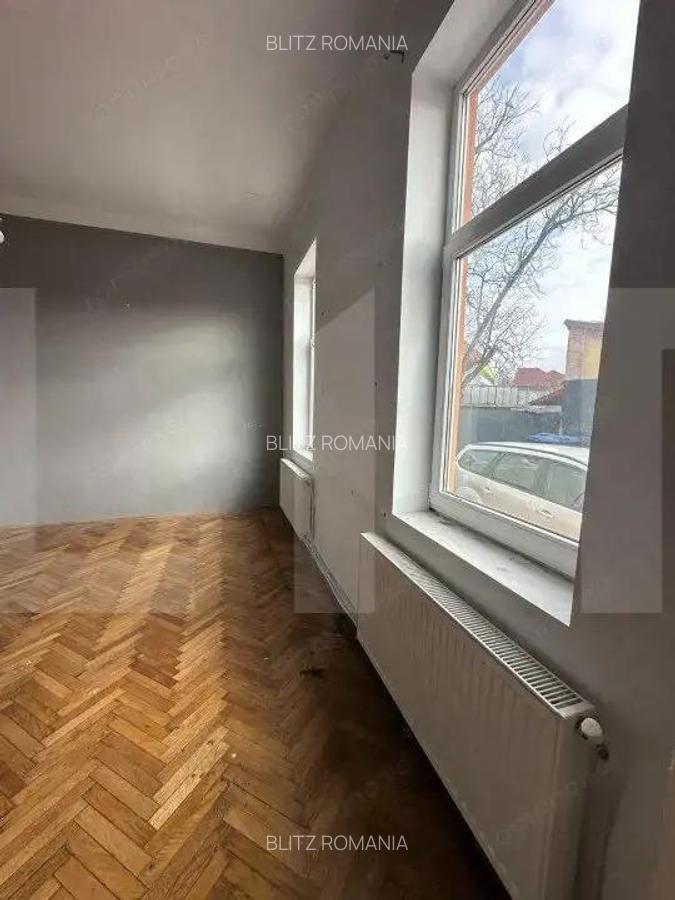 Spatiu comercial 120 mp, 4 parcari, zona strazii Paris - 10