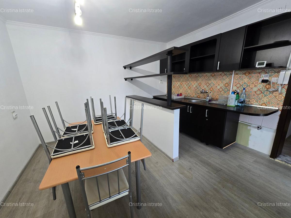 Sagului- Liviu Rebreanu- Casa 200 mp-curte si parcare - 2