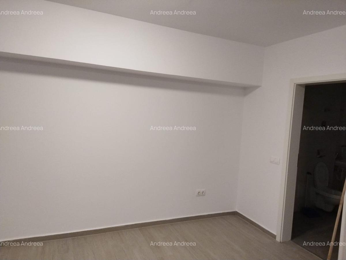 Spatiu comercial de vanzare zona Tractorul bloc nou - 4