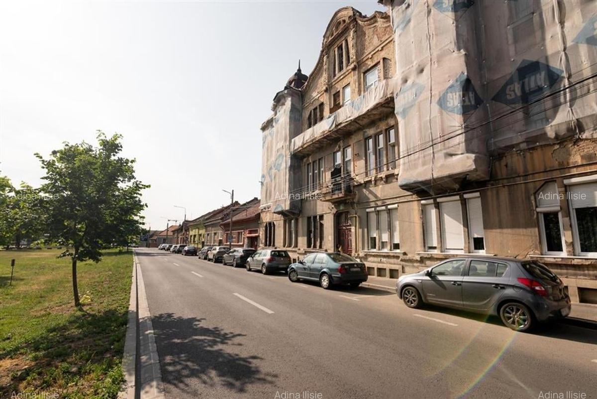 Apartament cu 4 camere semidecomandat în Central - 2