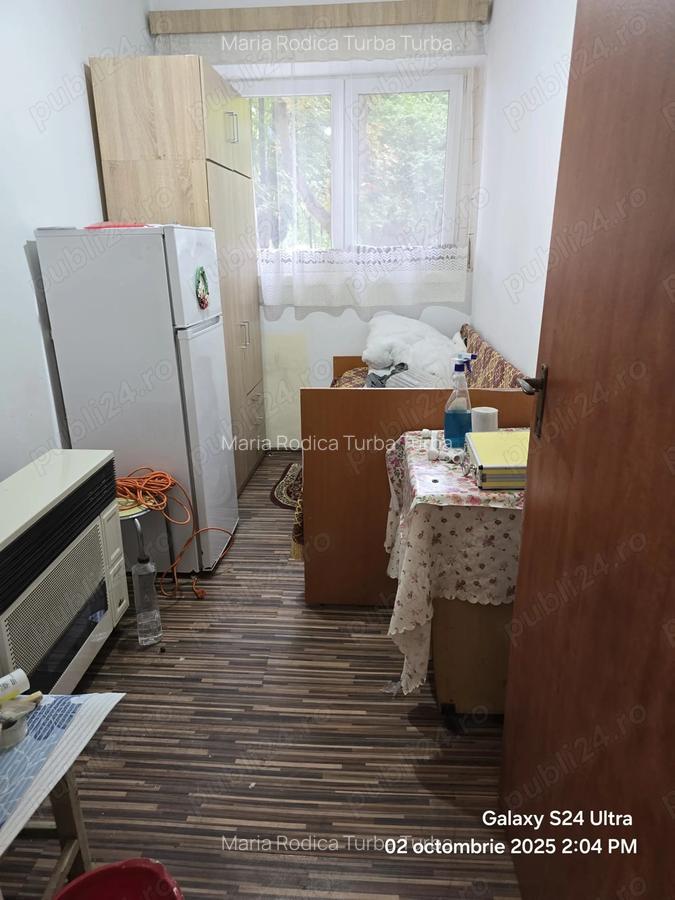 Vind camera de camin ci baie proprie pe Stefan cel mare si sfint - 1