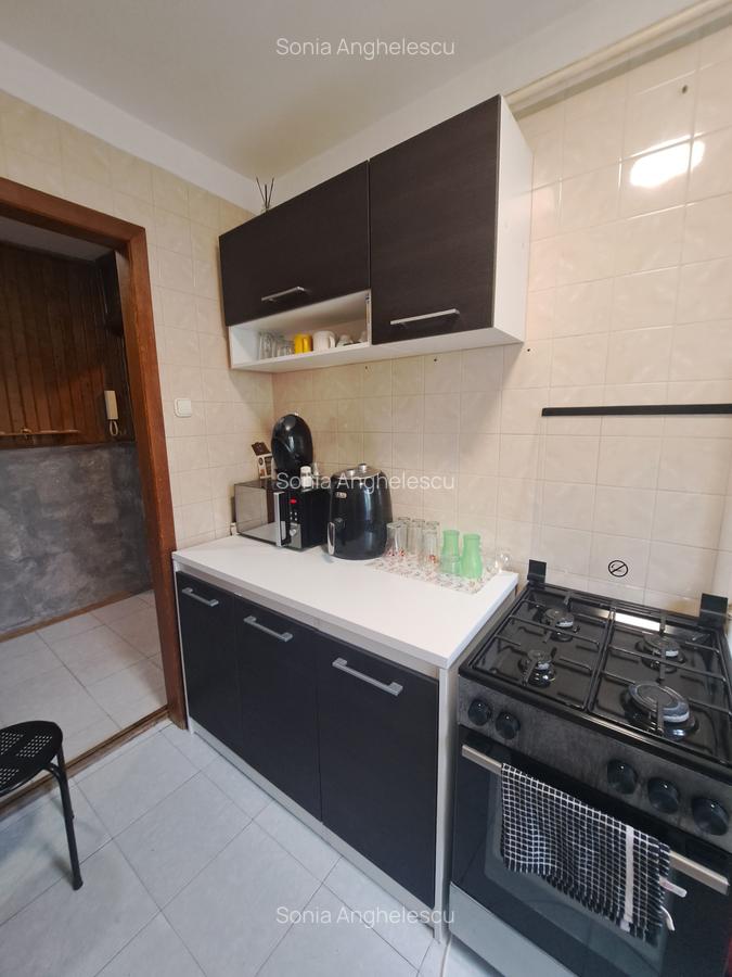 Apartament cu 3 camere semidecomandat, mobilat în Circumvalațiunii - 7