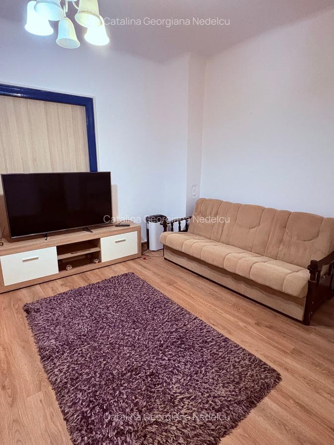 Carol, Mitropoliti, ap. 2 camere, et.1, 58mp, recent renovat, 500Euro/luna - 2