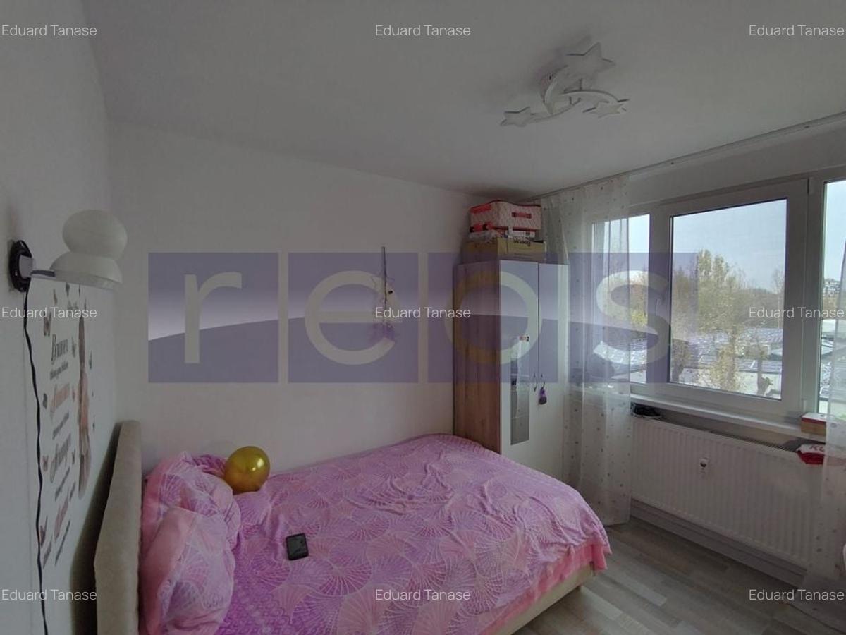 VANZARE 4 CAMERE I DECOMANDAT I METROU I VALEA OLTULUI, DRUMUL TABEREI - 10
