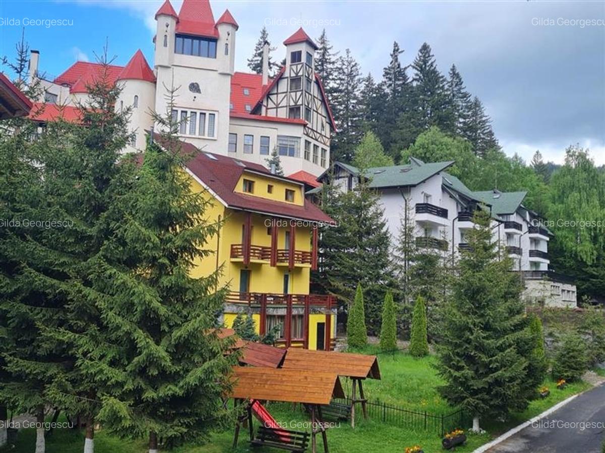 Apartament cu 3 camere decomandat, mobilat în Poiana Brașov - 1