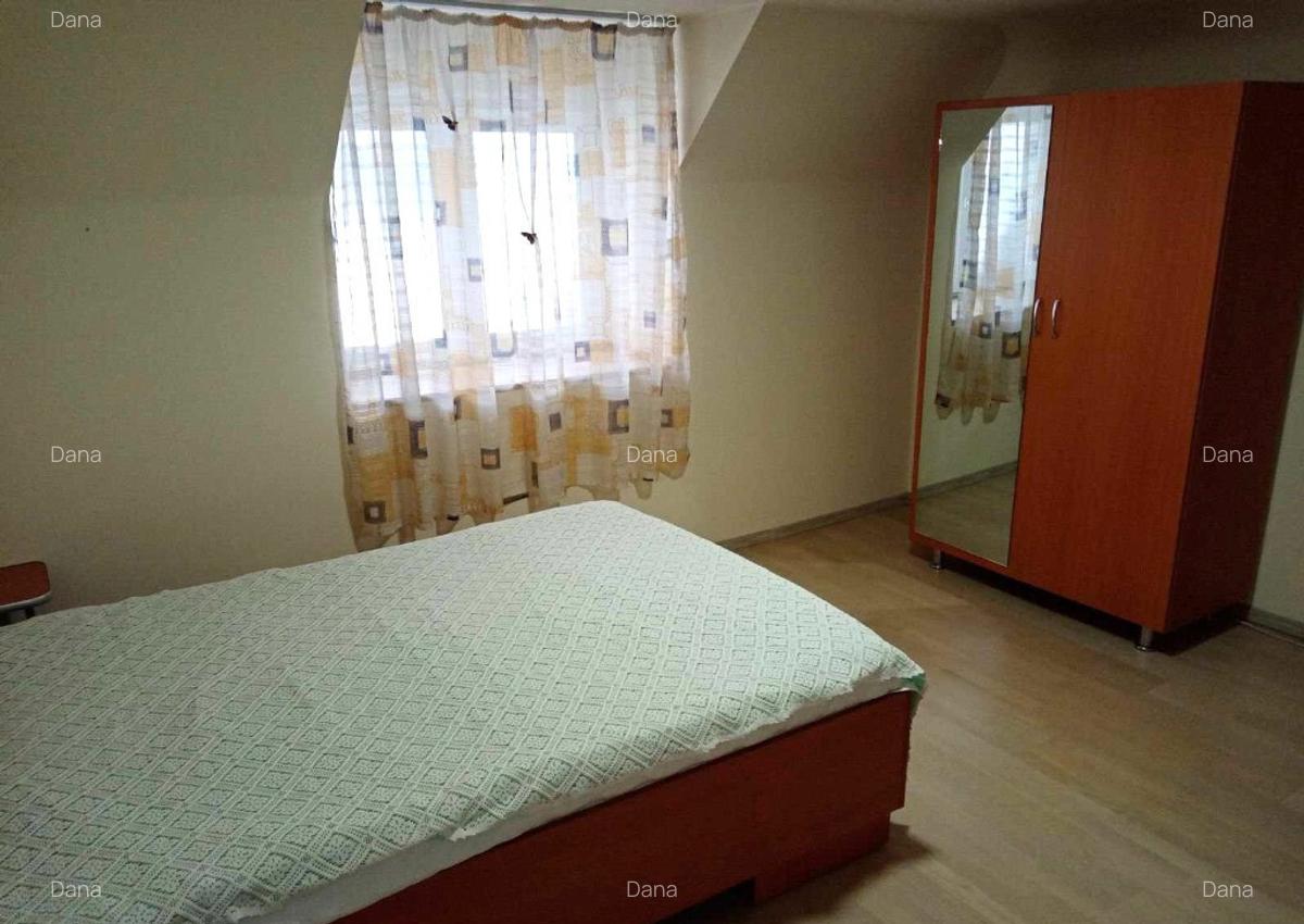 Sinaia ultracentral - apartament 4 camere la mansarda in vila P+1+M - 10