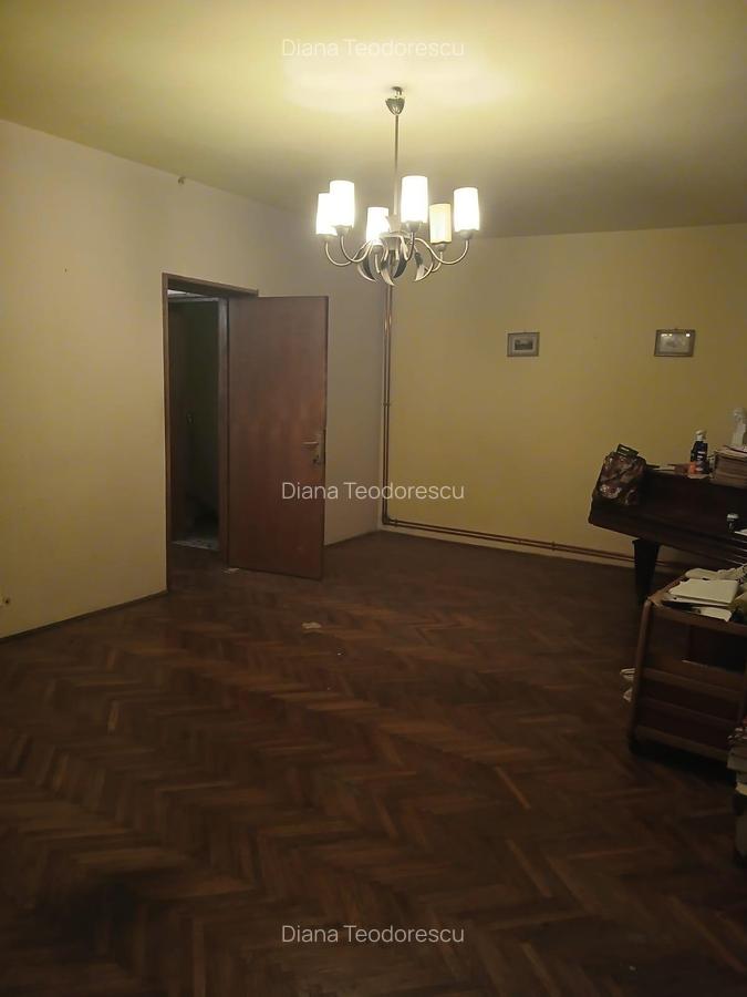 Apartament cu 4 camere decomandat în Cotroceni - 8