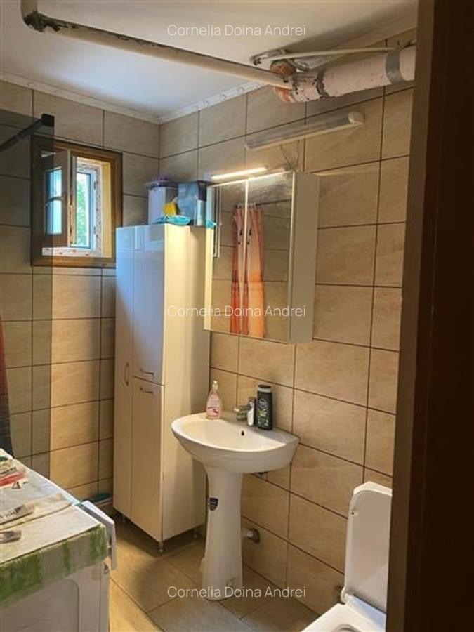 Casa cu etaj, teren 357 mp , pretabila - clinica, birouri, locuinta -  zona cent - 4