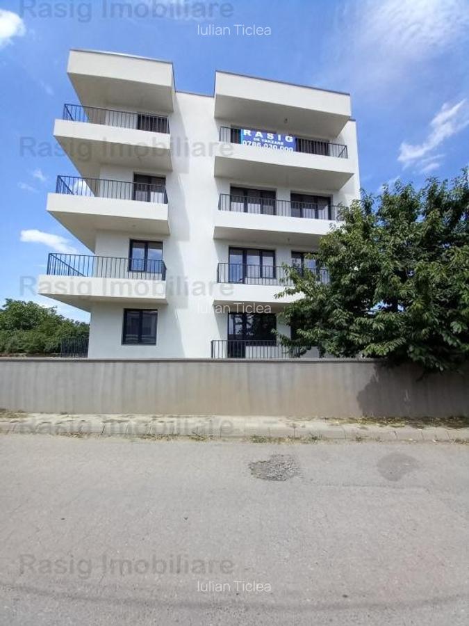 Ultimul apartament la  parter , 2 camere, curte privata ,negociabil - 3