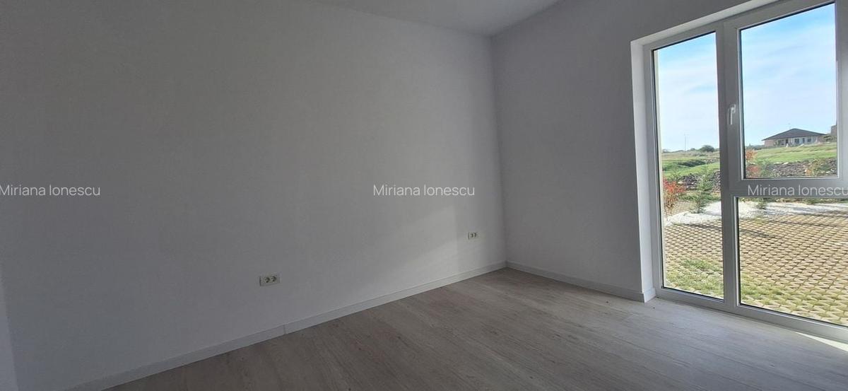 Apartament cu 3 camere decomandat în Torontalului - 9