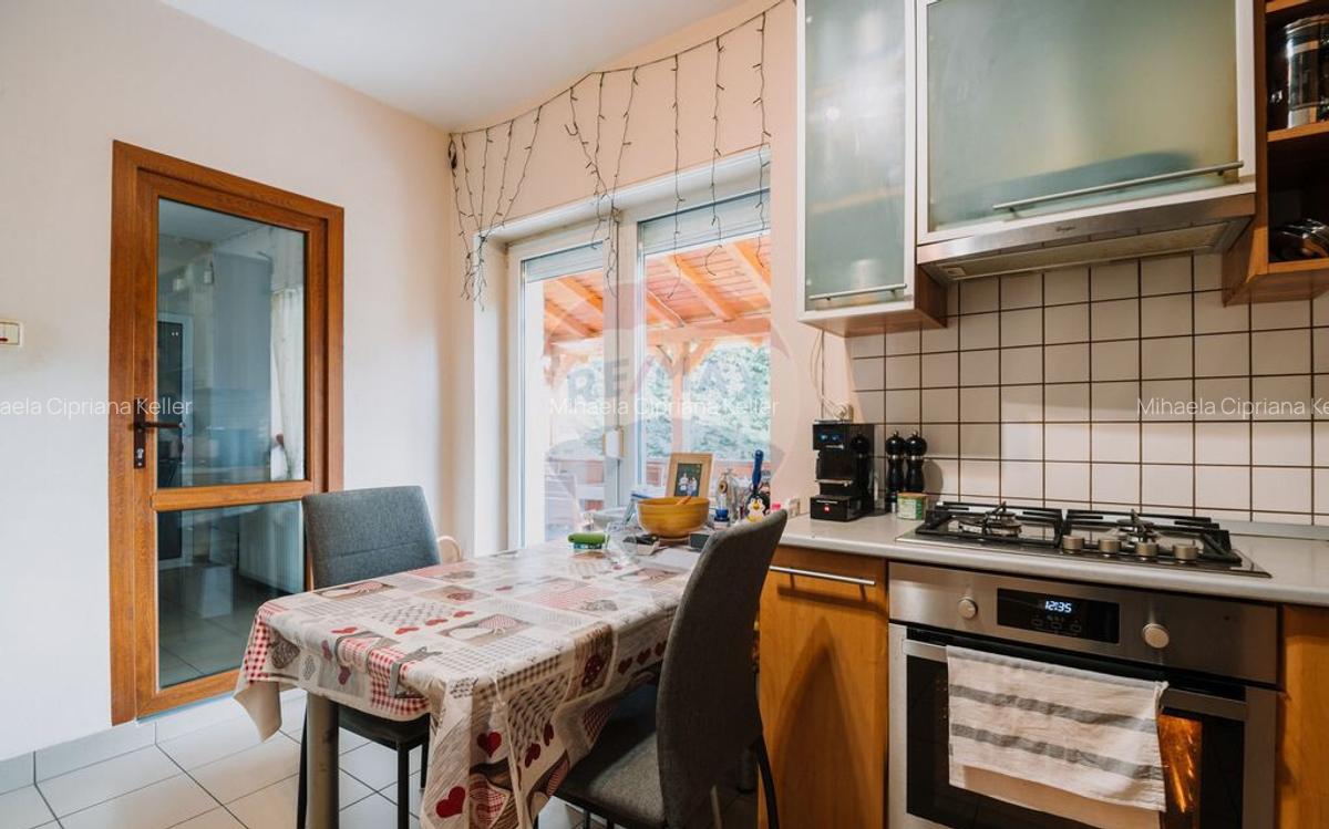 Vanzare casa, intr-o loca?ie lini?tita in cartierul... - 16