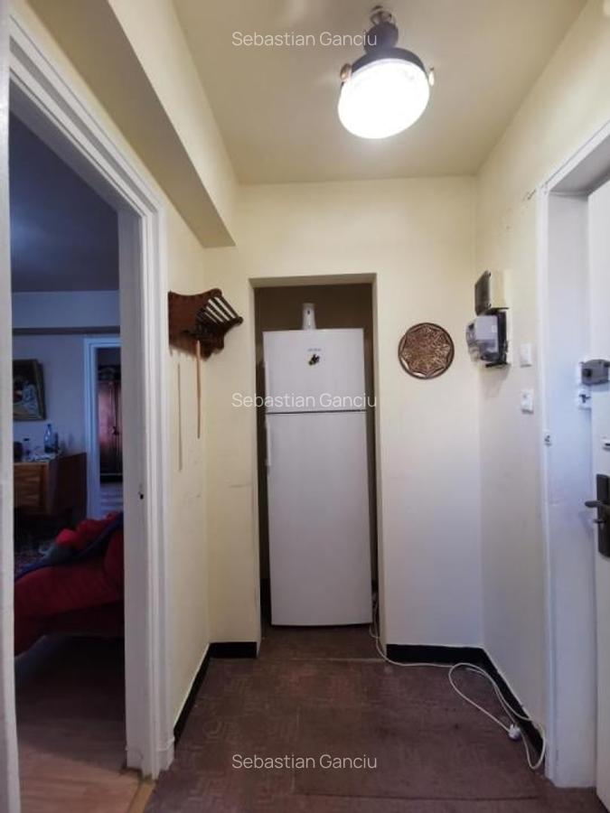 Universitate Ap 2 cam metrou 1 minut - 2