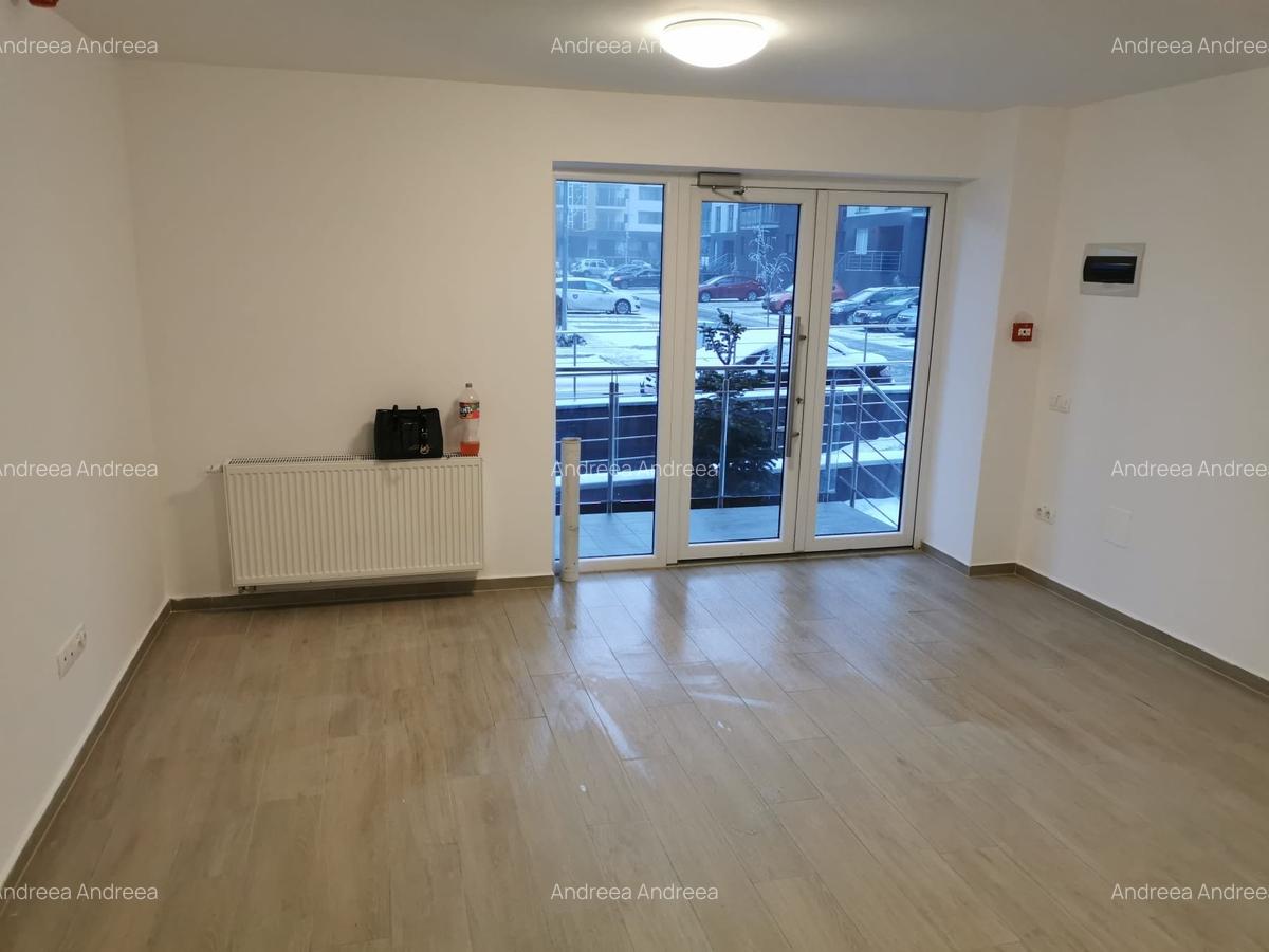 Spatiu comercial de vanzare zona Tractorul bloc nou - 1