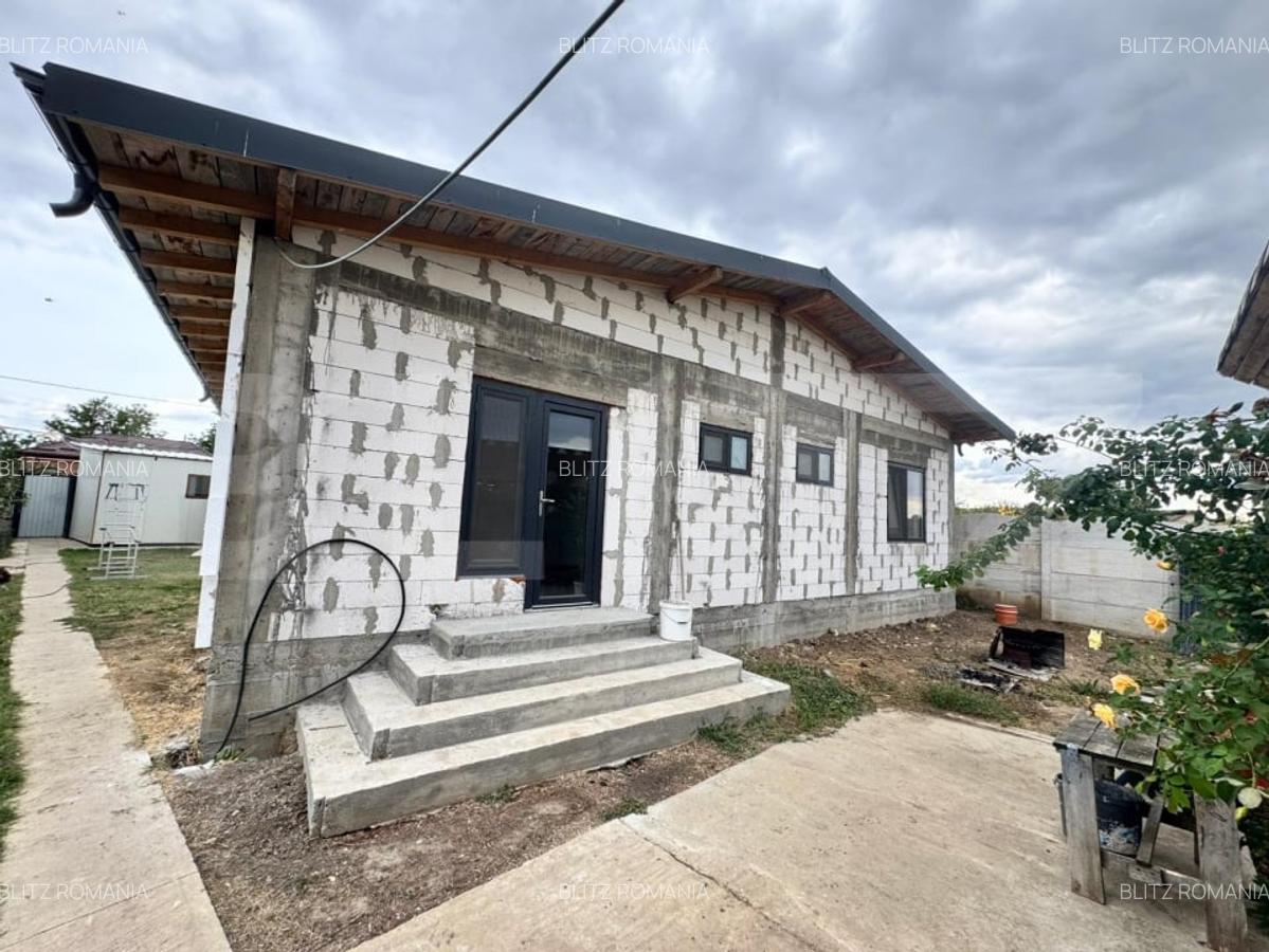 Casa de vanzared, 130 mp utili, strada Eroilor - 1