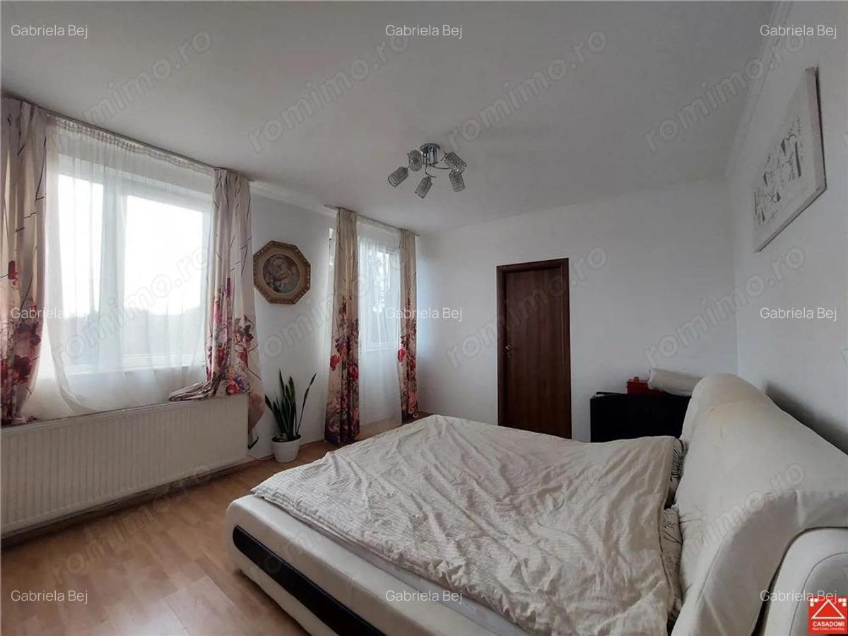 Casa mare pentru 2 familii sau pentru afacere - 13