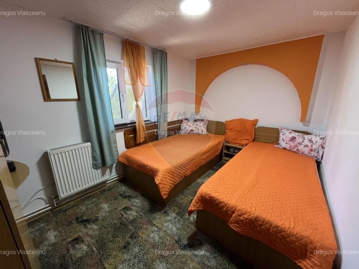 Pensiune de vanzare in varf de munte la Ciocanu - langa Sirnea - 14