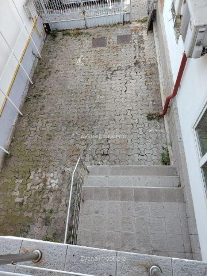 After Scholl - Clinica - Spatiu Com. -  Banu Manta  Vila 9 camere 300 mp., curte 50 mp., 4 parcare - 3