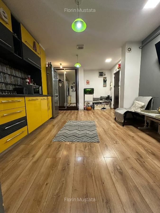 Etaj 1. Apartament 3 camere decomandat, Radu Negru. - 4