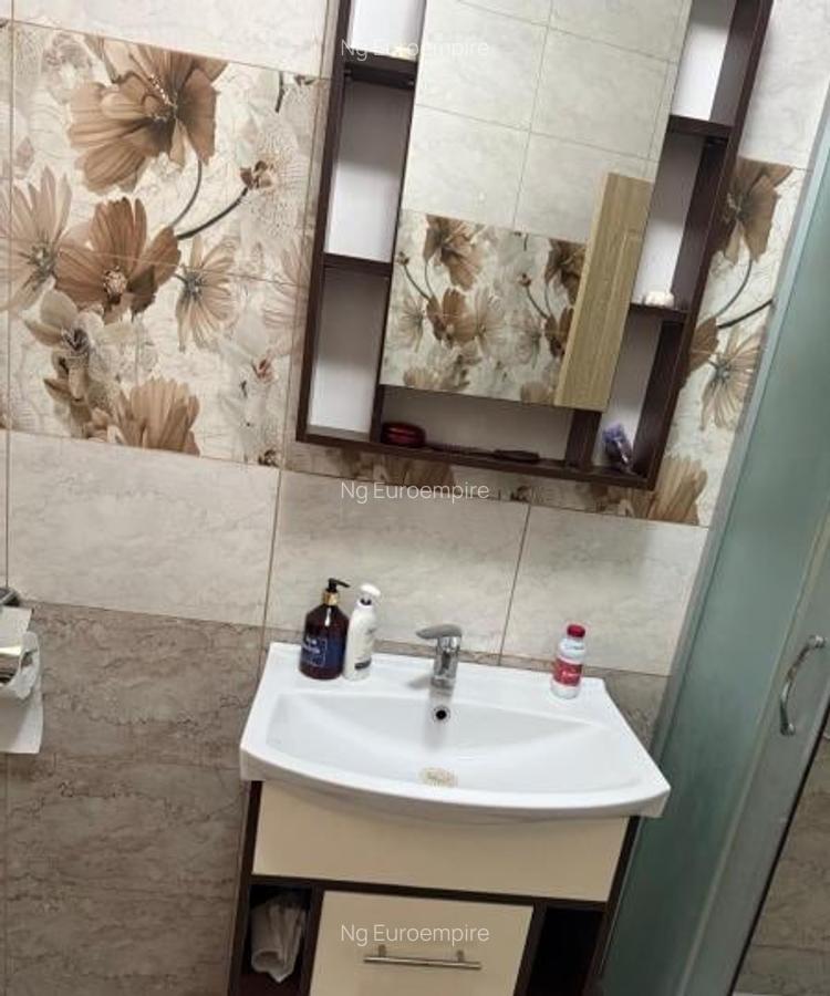 Apartament de vânzare cu 2 camere, zona KM 5-Veterani - 4