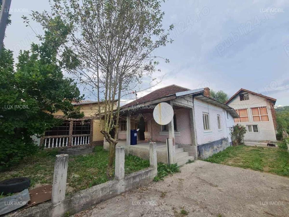 Casa Govora Sat - Gurisoara , 2 case in aceeasi curte , vand sau schimb - 7