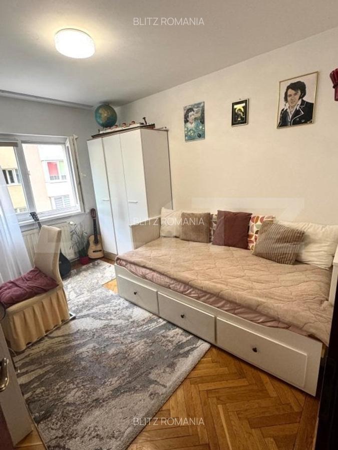 Apartament de vanzare, cu 4 camere, 83 mp,  zona Astra - 4