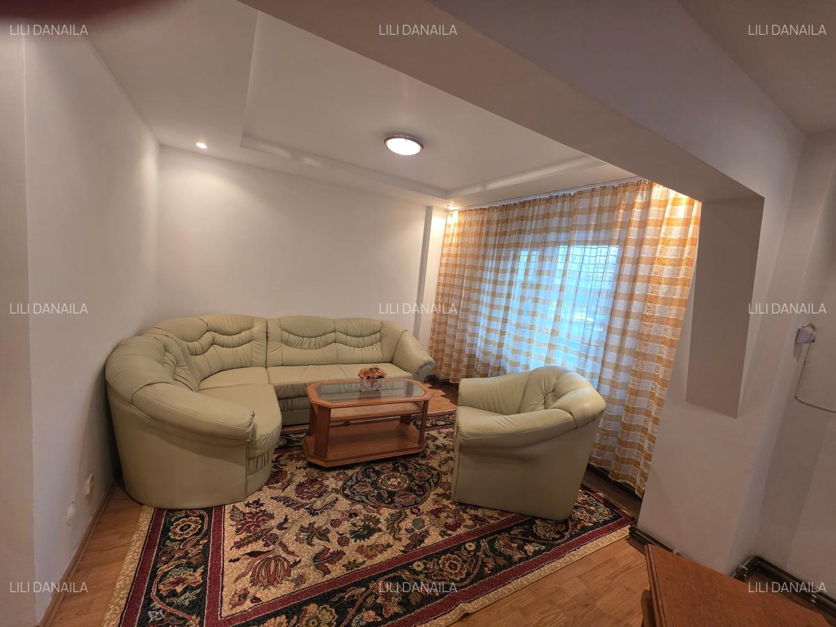 Vand apartament 2 camere Bld Decebal - 2