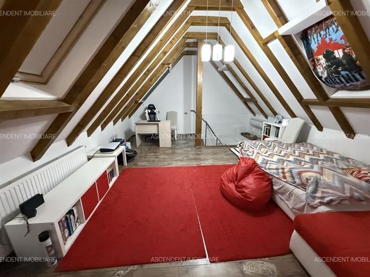 Apartament cu 3 camere decomandat în Tractorul - 1