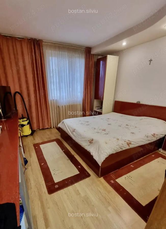 Apartament cu 4 camere, localizat in zona ultracentrala a ora?ului. - 4