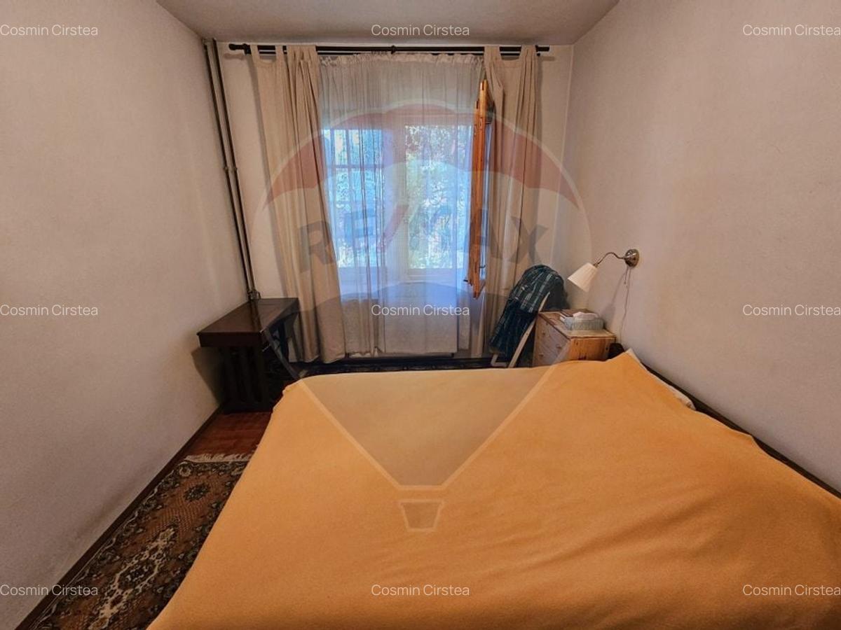 Casa / Vila cu 6 camere de vanzare - CORNU - 41