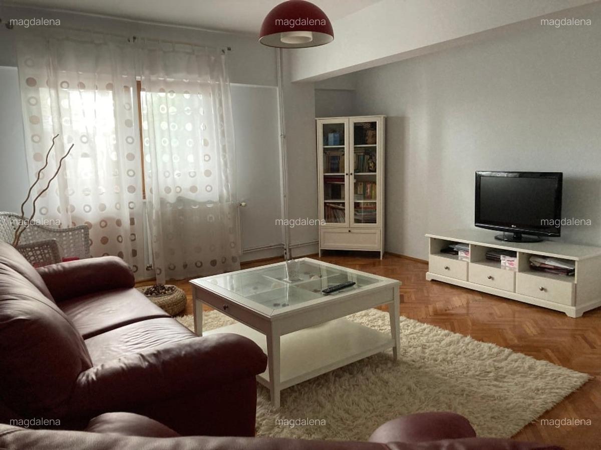 Apartament ultracentral si decomandat cu 3 camere - 1