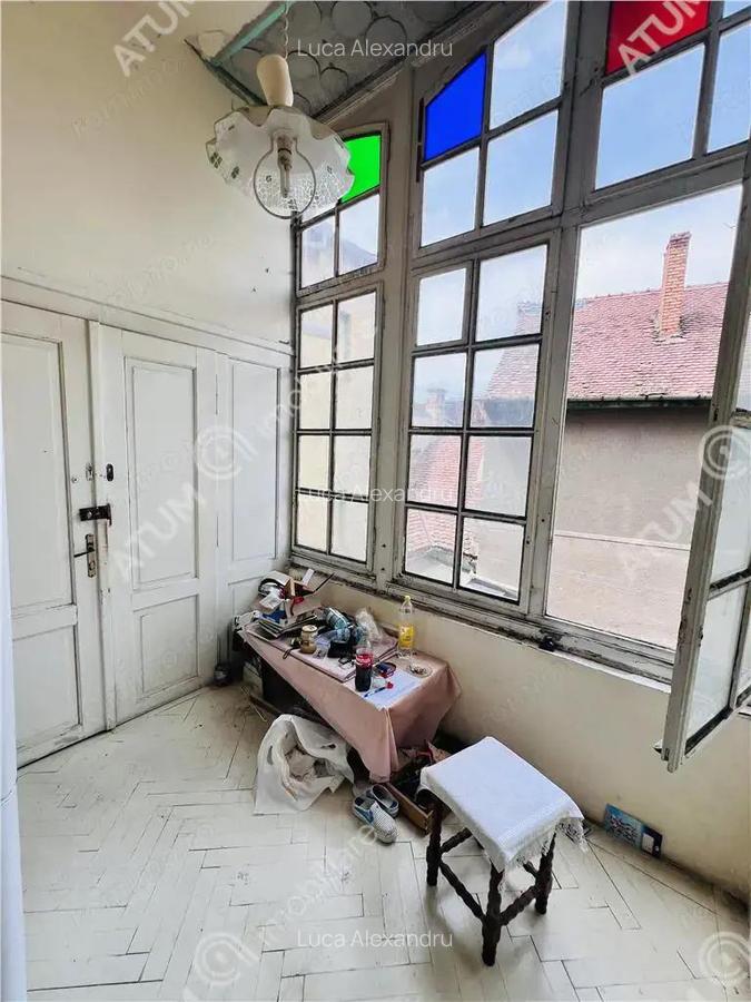 Apartament la casa cu 3 camere pivnita zona ultracentrala Sibiu - 9