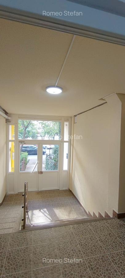 Vanzare apartament 4 camere - Teiul Doamnei - Stradal - vedere spate - 10