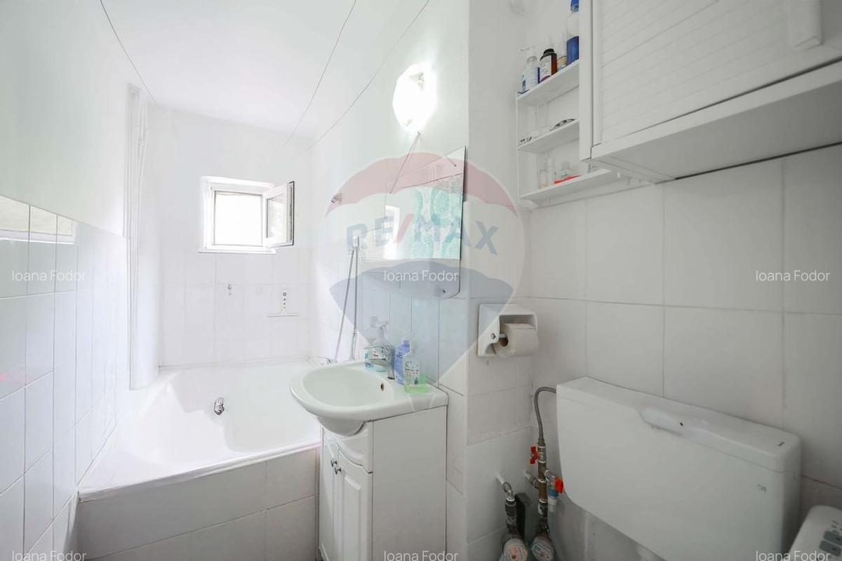 Apartament cu 2 camere de vanzare, etaj 1, in zona Rogerius - 6