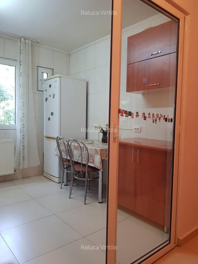 Inchiriere apart 3 camere semidecomandat, etaj 1, 2 bai, Grand Arena, 450 euro - 10