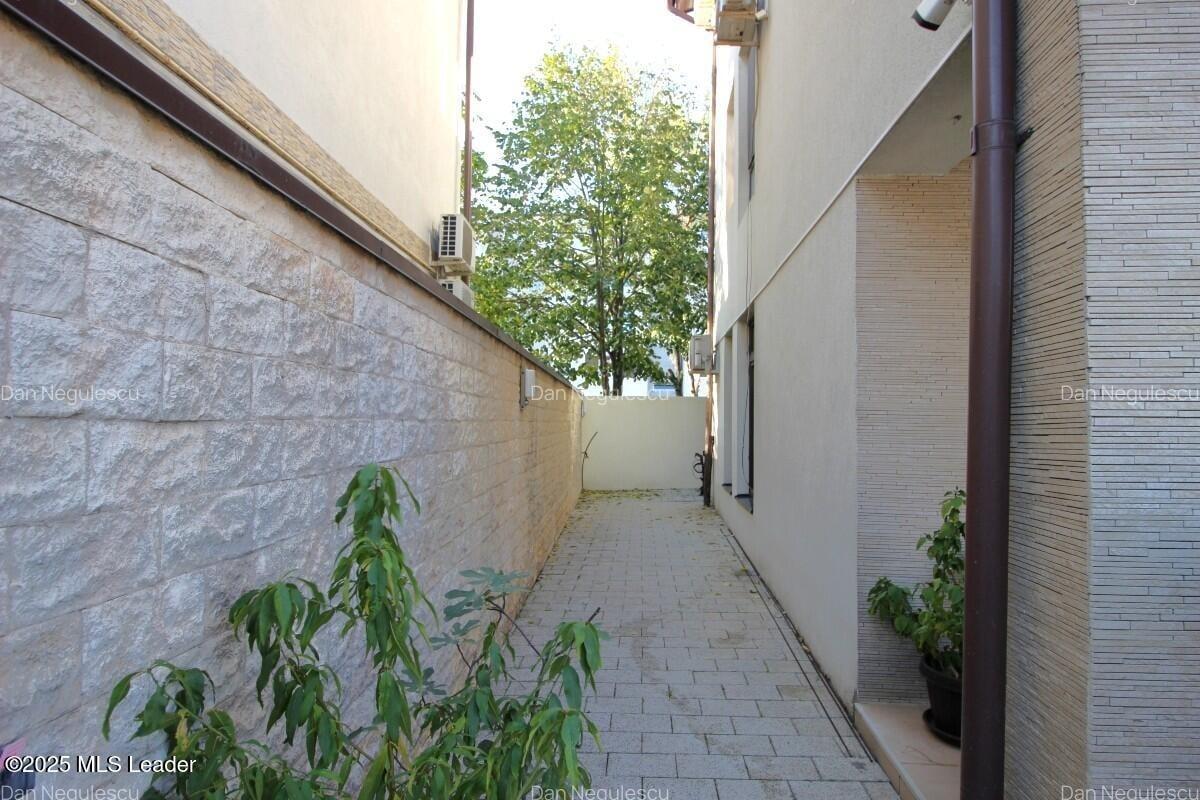 Popesti-Leordeni, Sf. Agnes, vila 2010, p+1+m, 216 mp, curte 138 mp! - 32