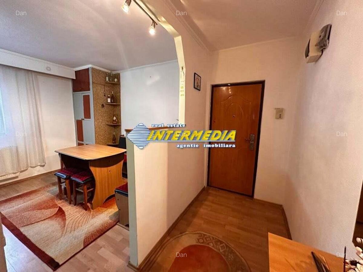 Vanzare Apartament 2 camere CETATE PIATA cu Bucatarie mare si balcon finisat mobilat complet Alba - 2