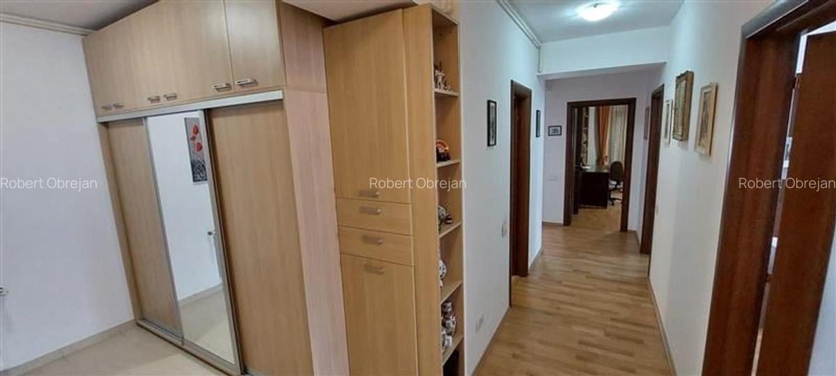 Apartament cu 3 camere decomandat, mobilat în Băneasa - 12
