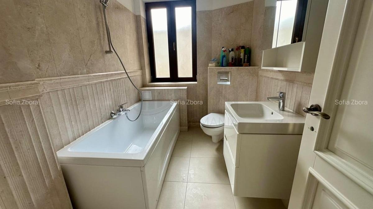 Apartament cu 4 camere decomandat în P-ța Unirii - 12