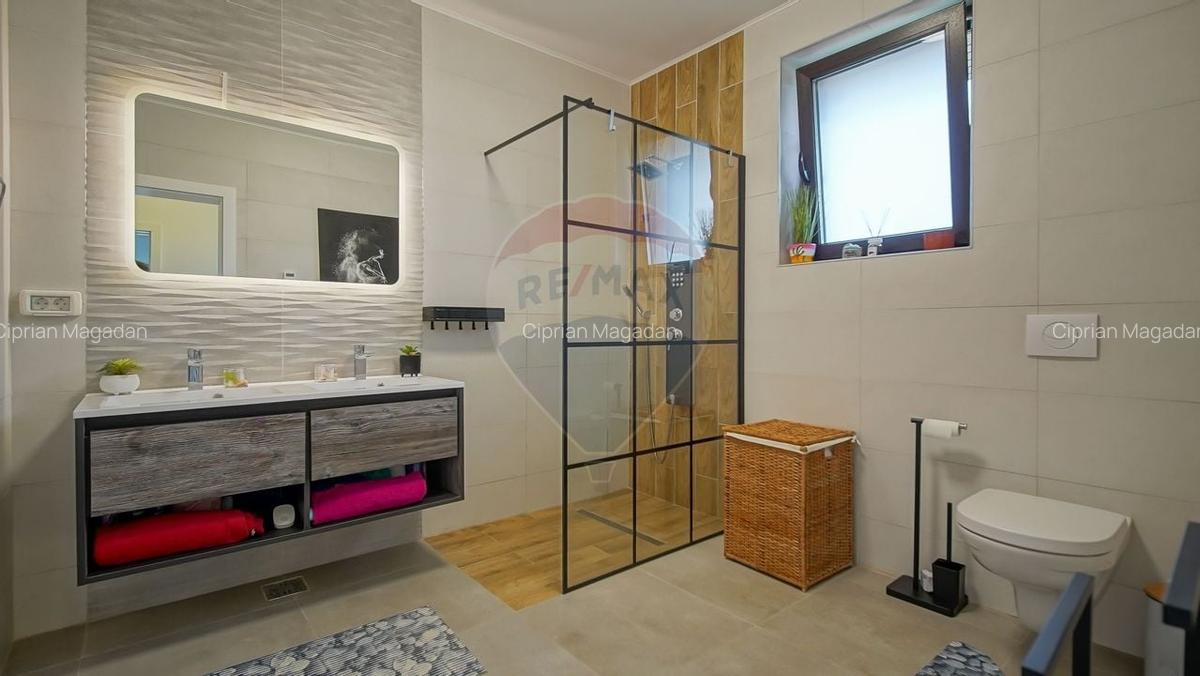 Casa individuala de vanzare in Harman - moderna, spatioasa si complet - 23