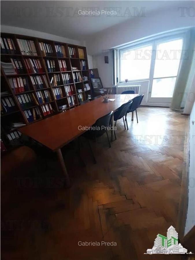 Piata Unirii  chiar la metrou in exclusivitate vanzare 2 camere cu loc de parcar - 11