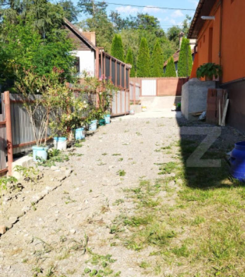 Casa 3 camere SI GRADINA 550mp in vatra satului TARLUNGENI - 8