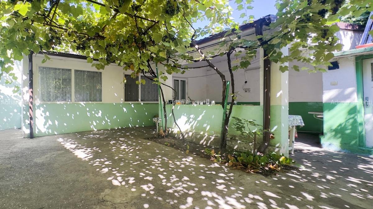 Casa cu 4 camere, in Eforie Nord, renovata, pret exceptional, teren proprietate - 2