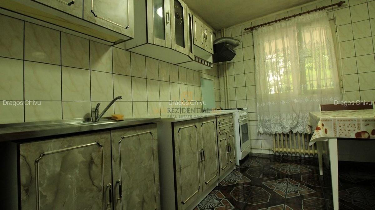 Apartament 4 camere cu potential comercial, stradal, comision0% - 2