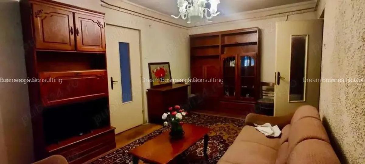 Pajura ,apartament cu 2 camere renovabil 75000 E - 2