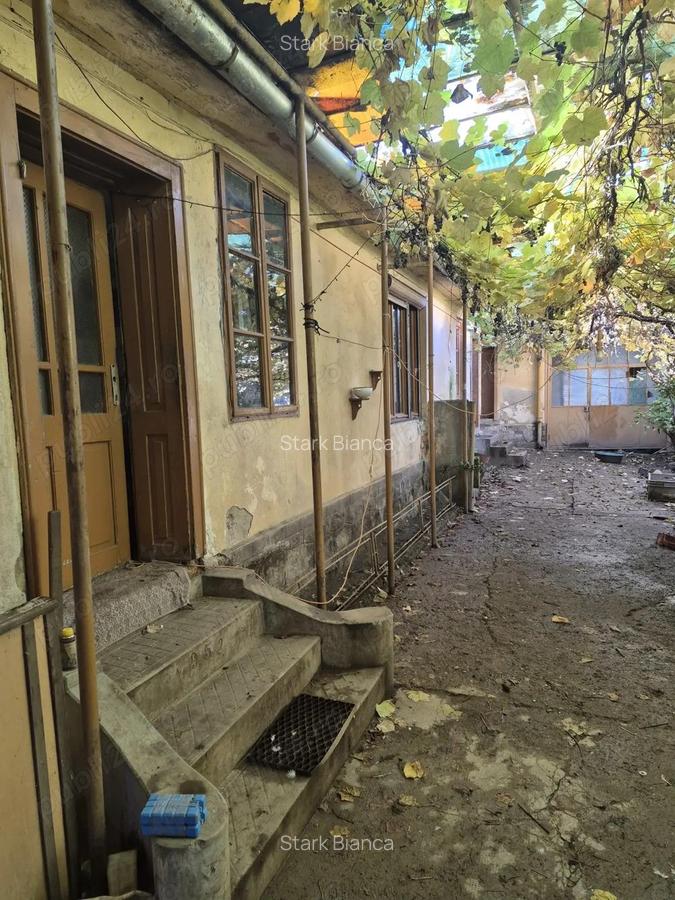 Casa batraneasca aflata in inima localita?ii Buchin, a?teapta o noua familie sa ii dea via?a din nou - 1