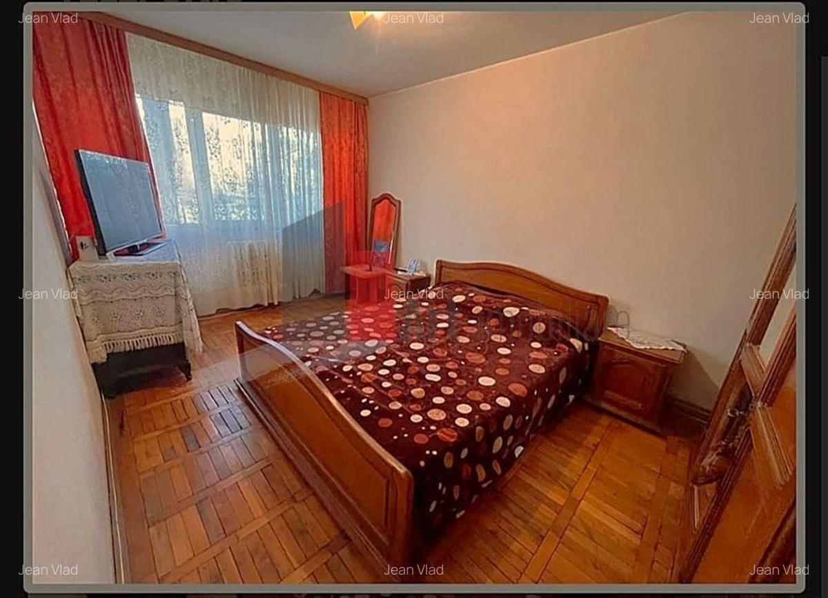 Apartament cu 4 camere decomandat în Titan - 3