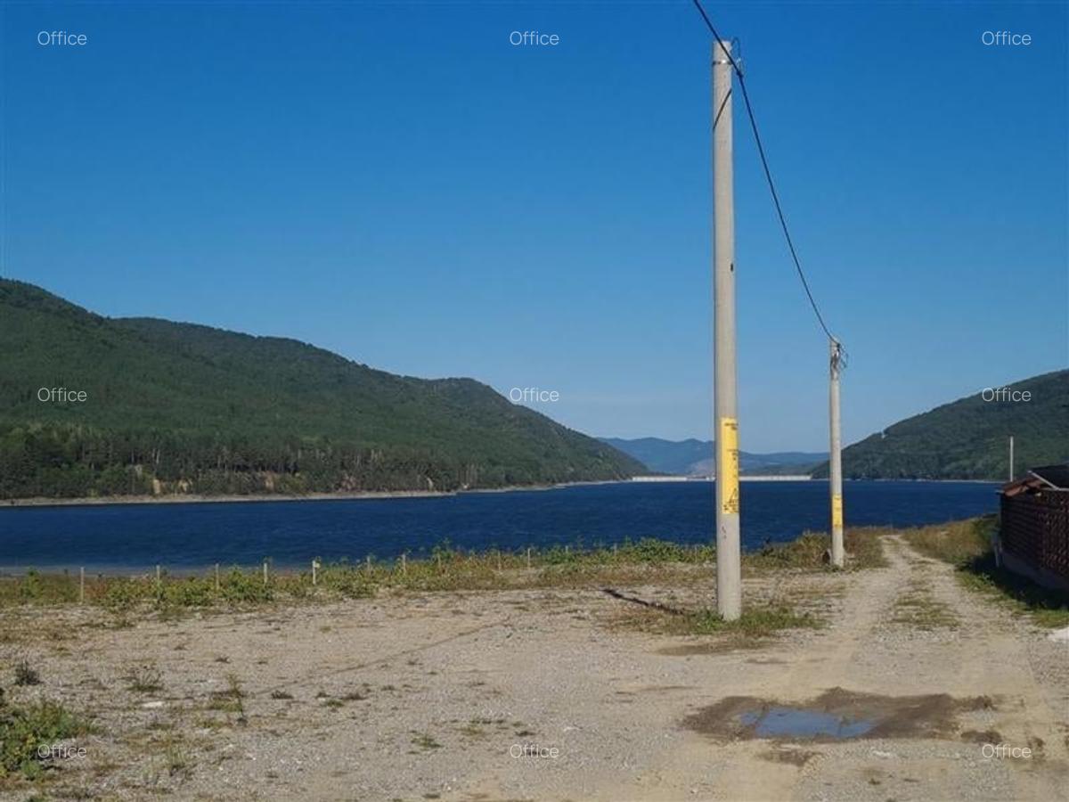 Teren  Lac Poiana Uzului - 4