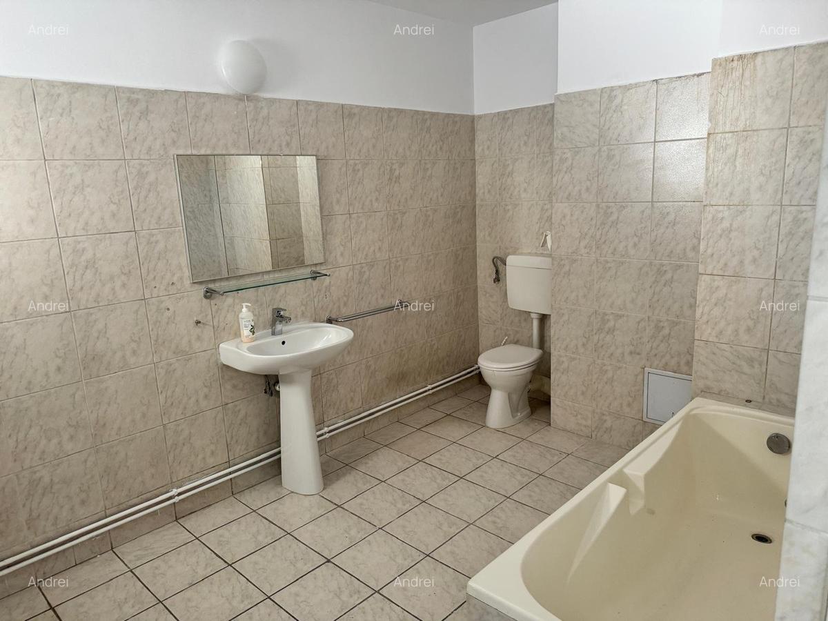 Apartament duplex  8 camere , cu garaj si boxa - 18