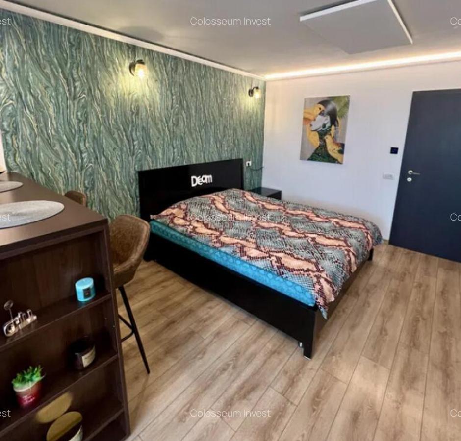 Garsoniera decomandat - zona Garii - 2