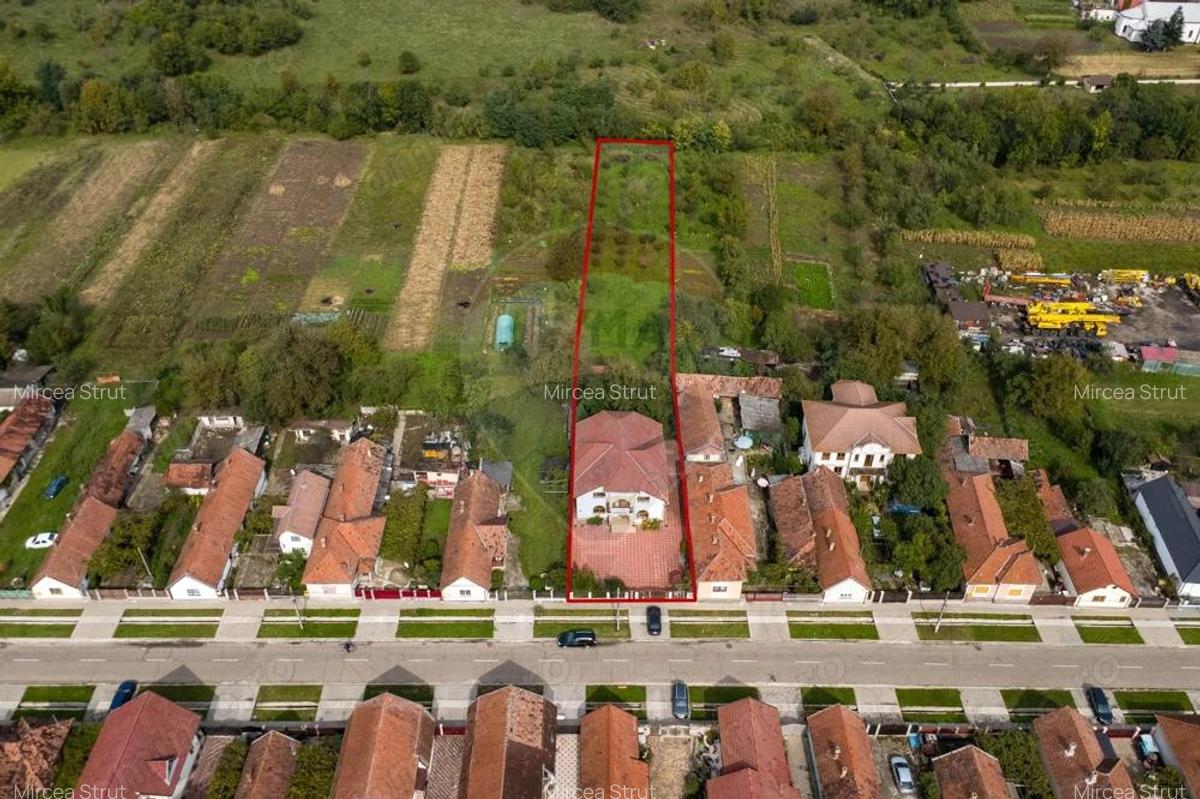 Vila /Pensiune 6 camere in Cristur, jud Hunedoara - 1